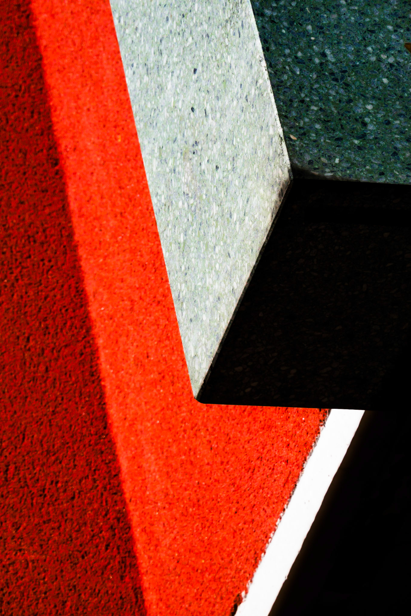 Composition Rouge, Grise et Noire
