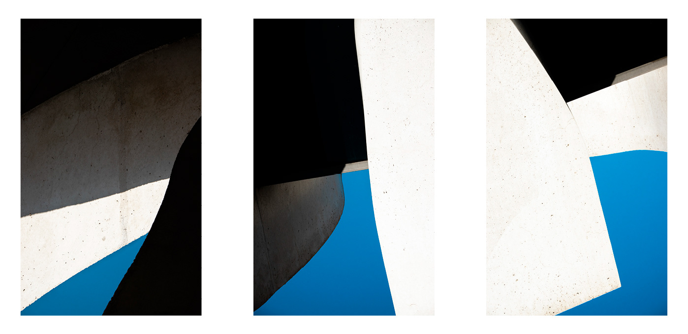 Composition bleue, blanche et noire