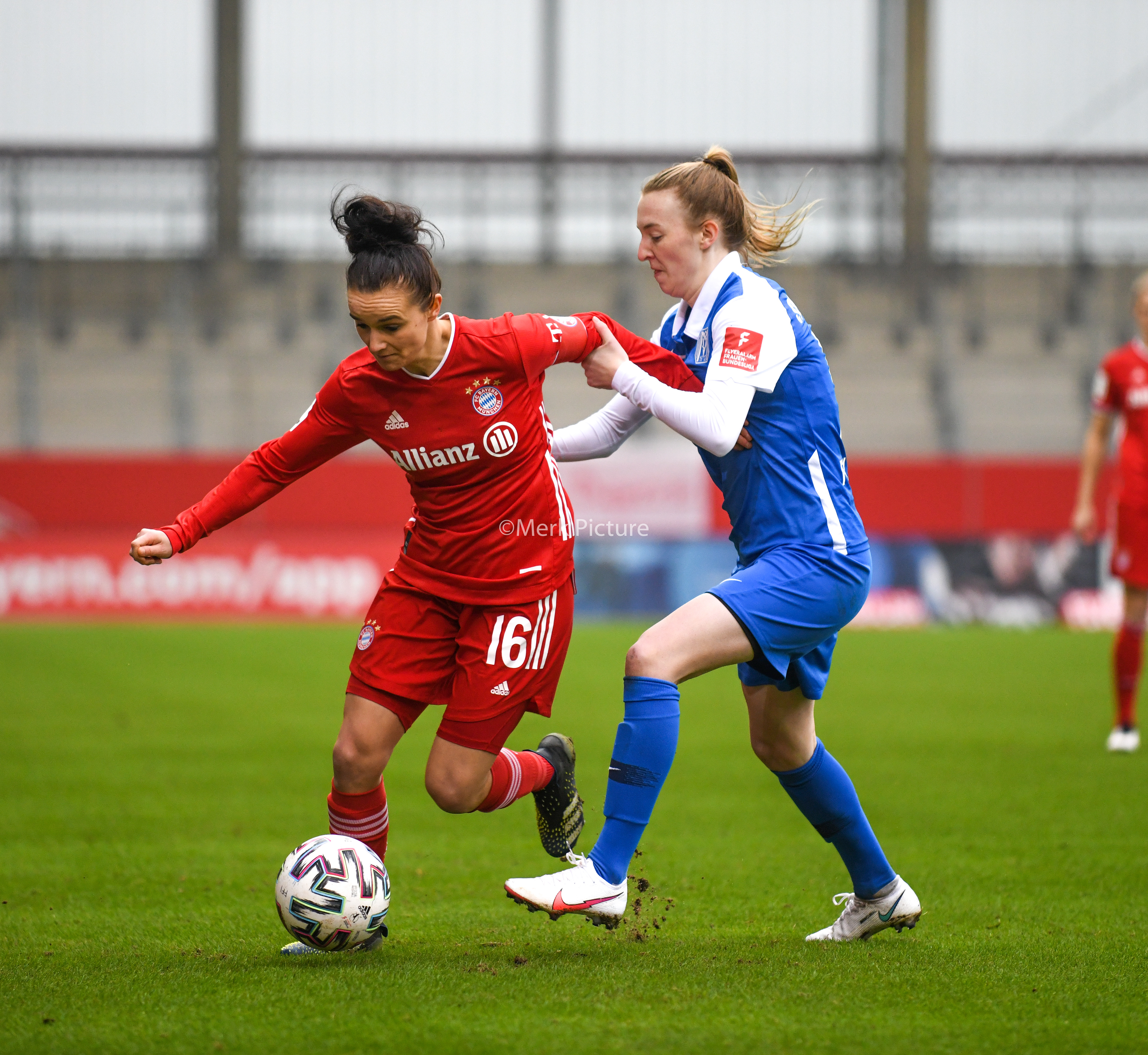 Lina Maria Magull (FC Bayern München, FCB, 16)