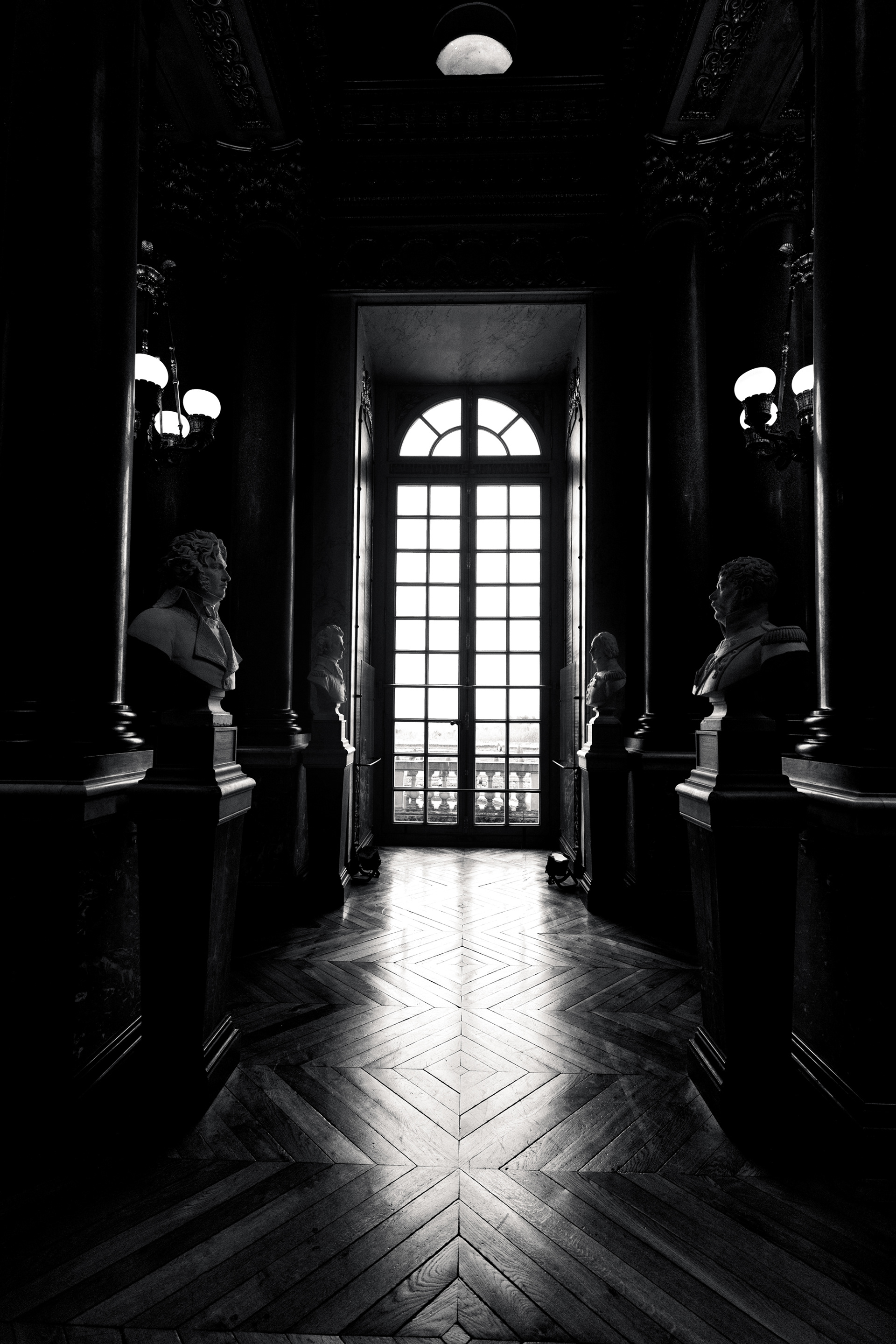 Toward the light inside the Château de Versailles