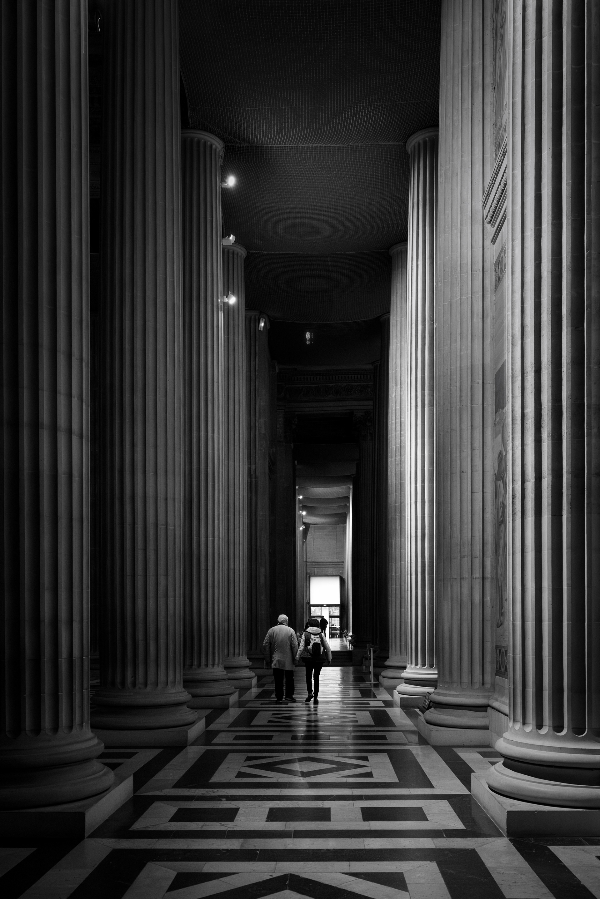 Into the colonnade of the Panthéon