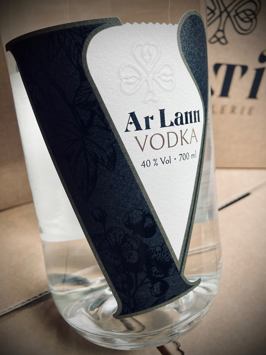 © KP!prod - Rodolphe Paulat Graphiste Vannes / Morbihan • DISTILLERIE BELTIG
