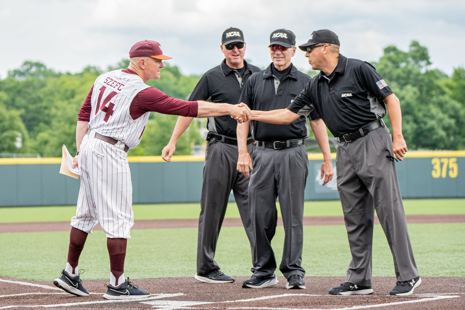 PREGAME VS OKLAHOMA (GAME 1)