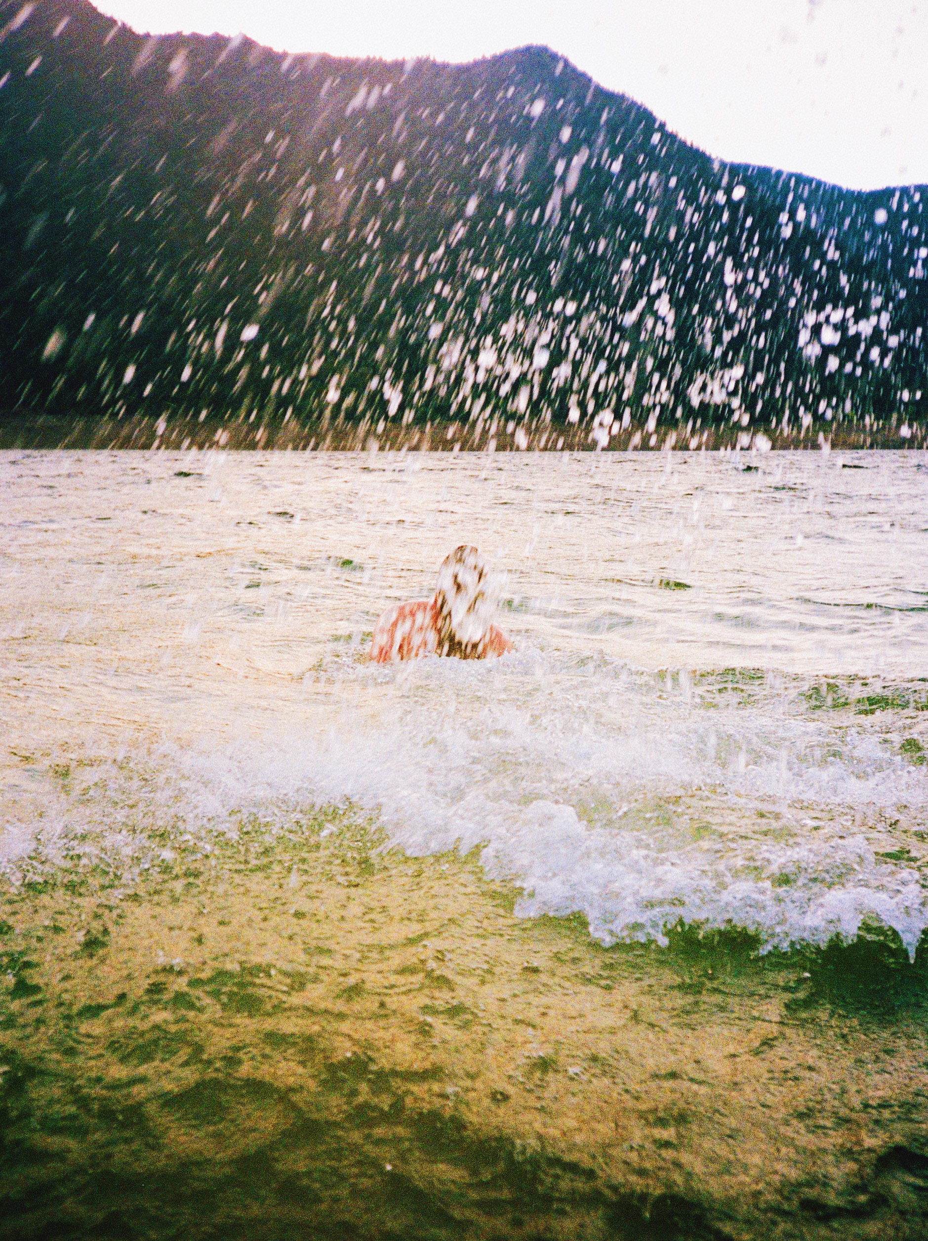 Klunker swim sesh, Jesse. Lake Cle Elum in Salmon La Sac, September 2025.