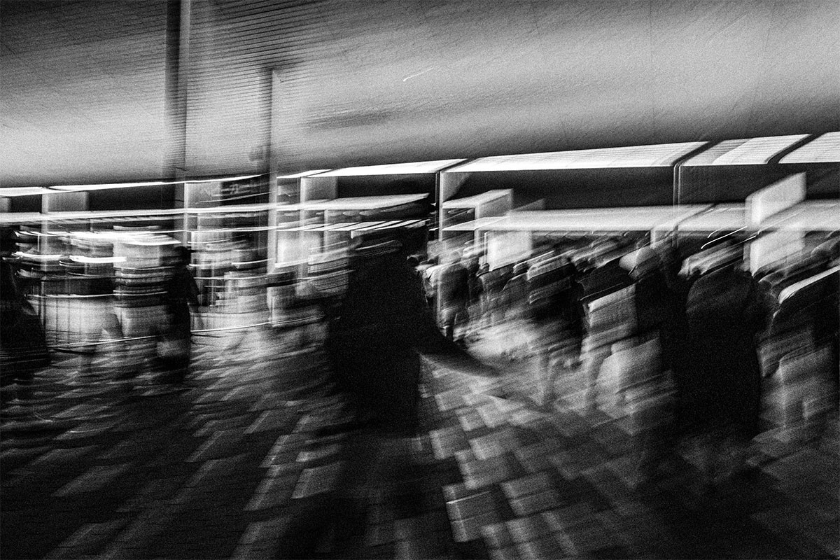 1/10秒, ISO1600, 0EV, F8