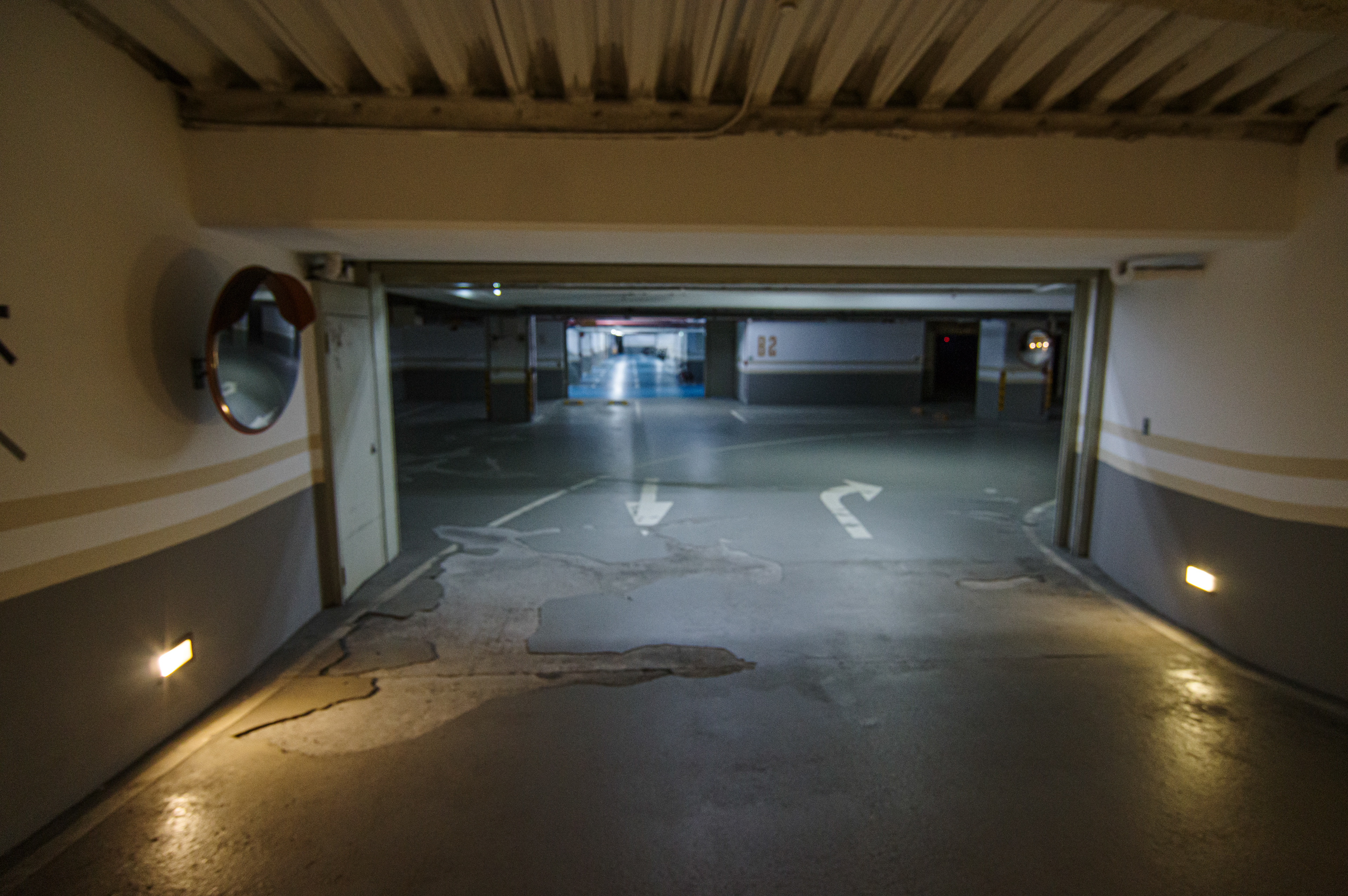 坡道與平面交接處易破損