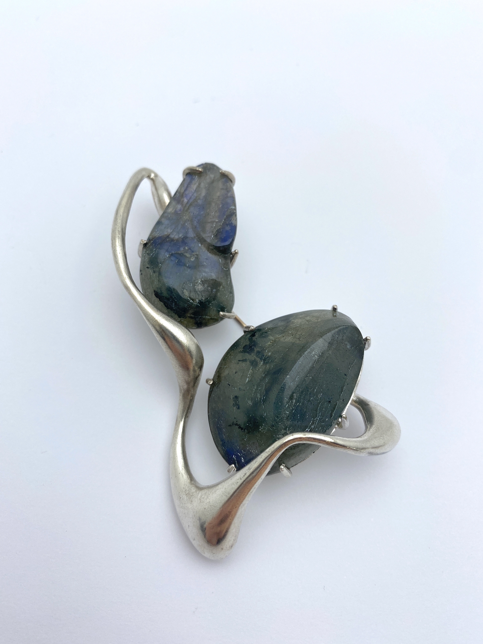 Meteor, brooch
