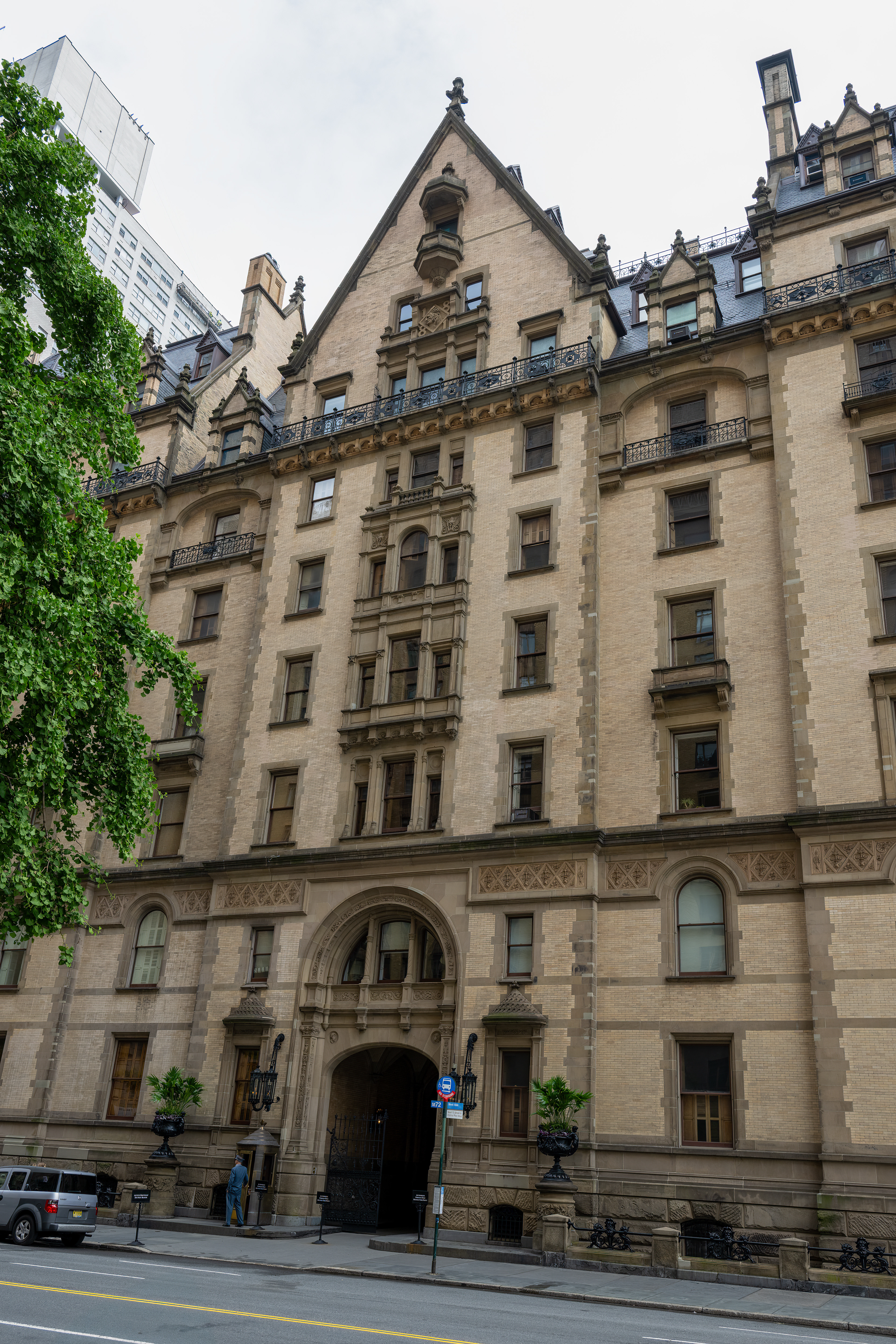 Dakota, dům kde žil a před kterým byl smrtelně postřelen John Lennon, 05/2025