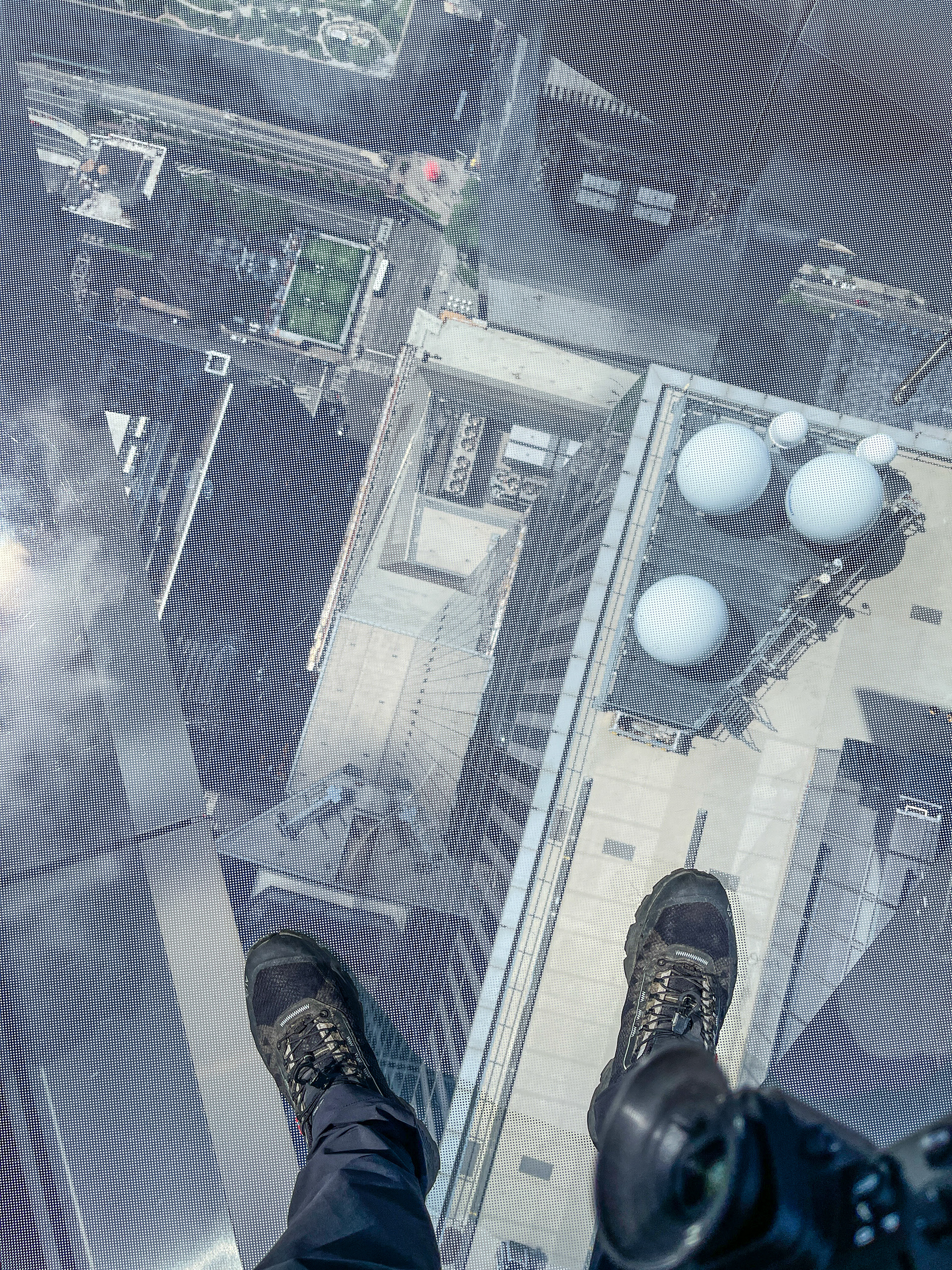 Prosklená podlaha v The Edge, 100. patro