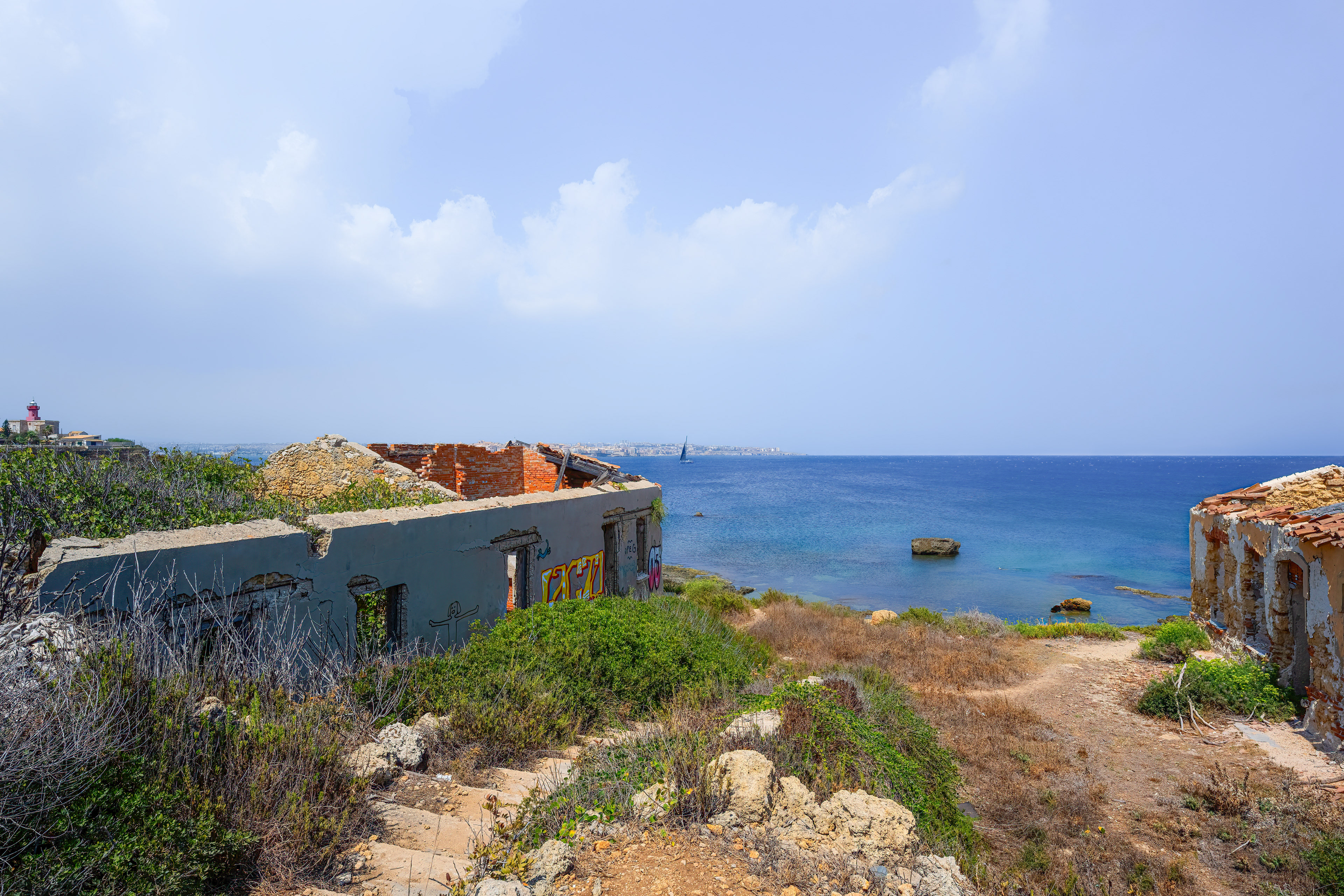 Plemmirio, opuštěné domy