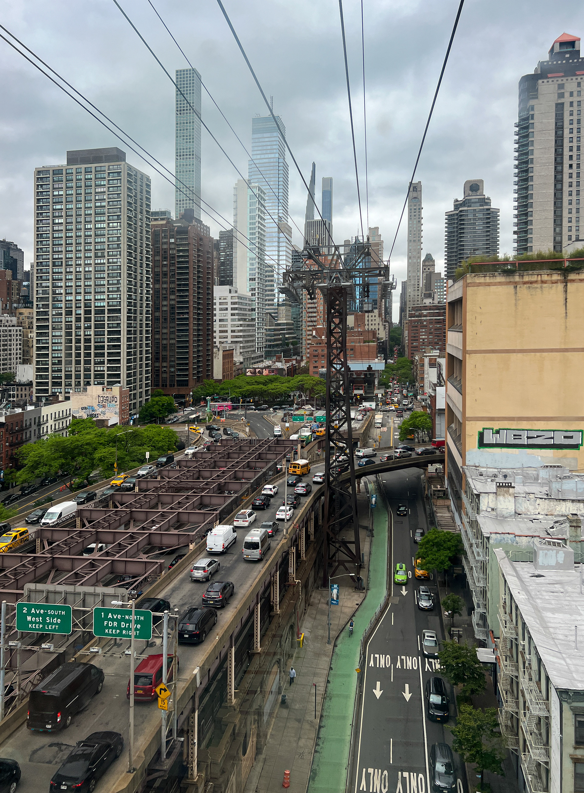 Pohled z lanovky na Roosevelt Island