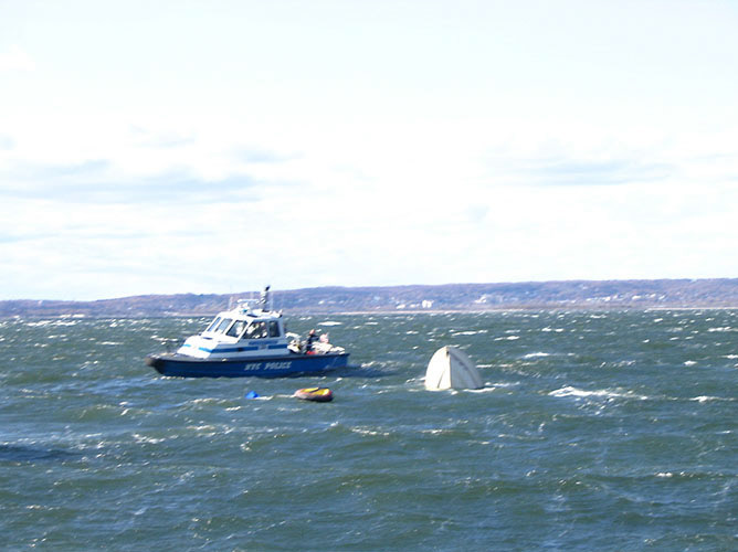 Launch 36 Rescues 3 POB from a sinking boat off the VZ Bridge