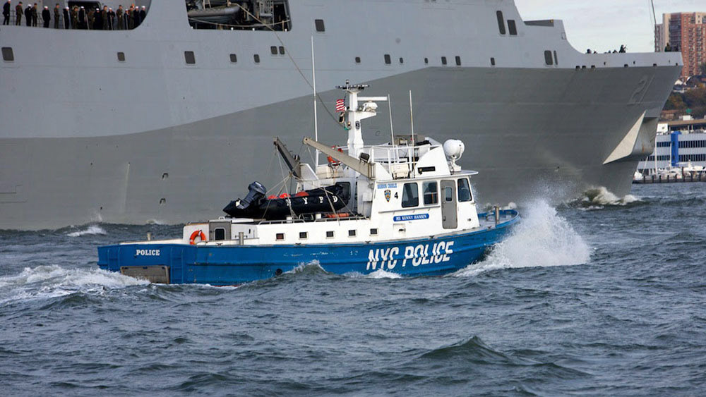 Launch 4 (Ptl Kenny Hansen) alongside USS New York