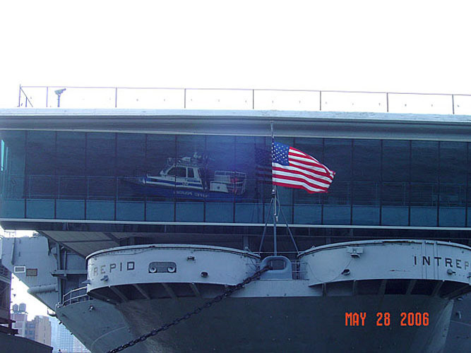 Fleet Week 2006 (note reflection of L35 "23 Heroes" - by Jim Arca