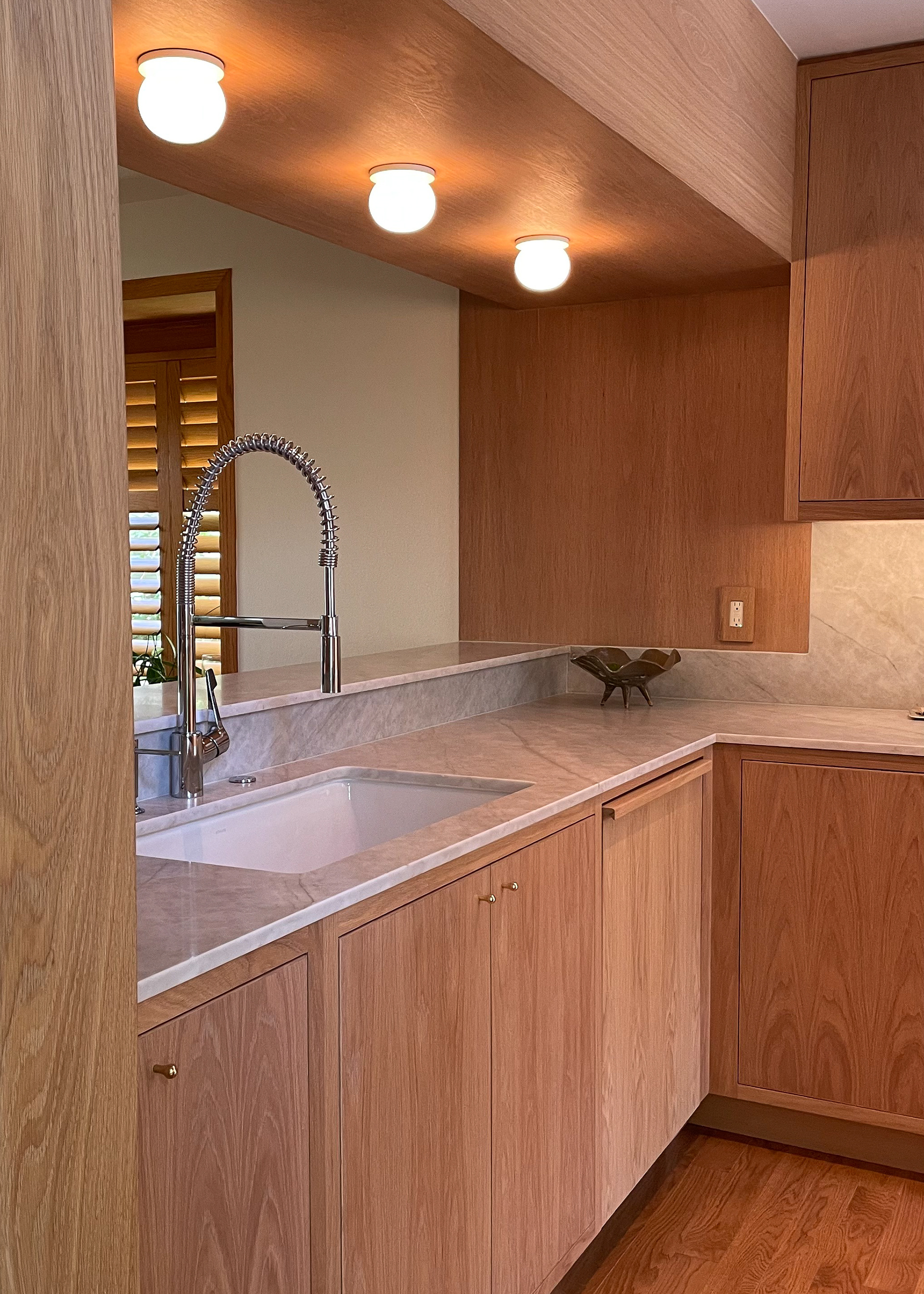 Bar & sink