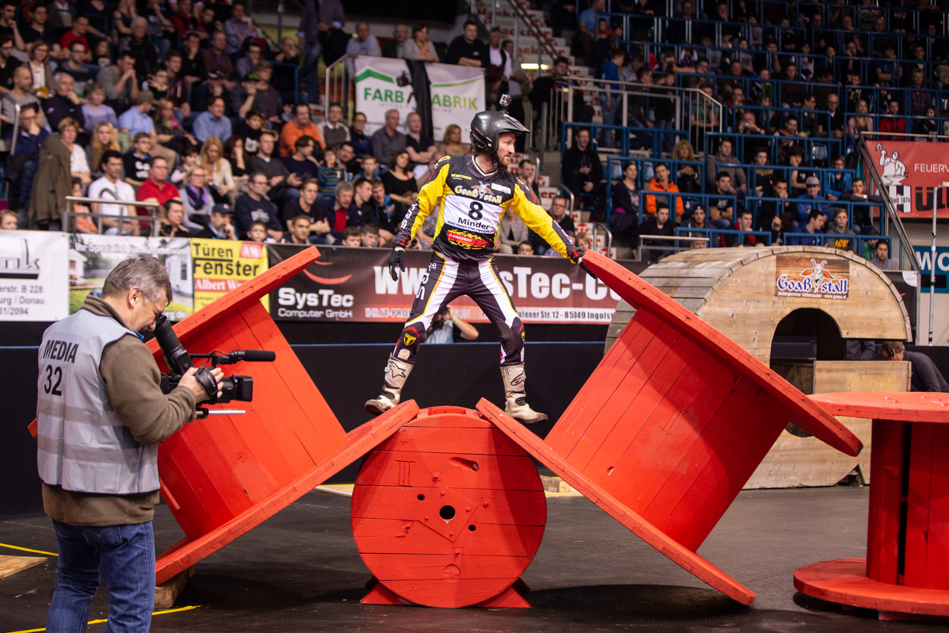Hartes Los für die Minder beim ADAC Hallentrial 2016