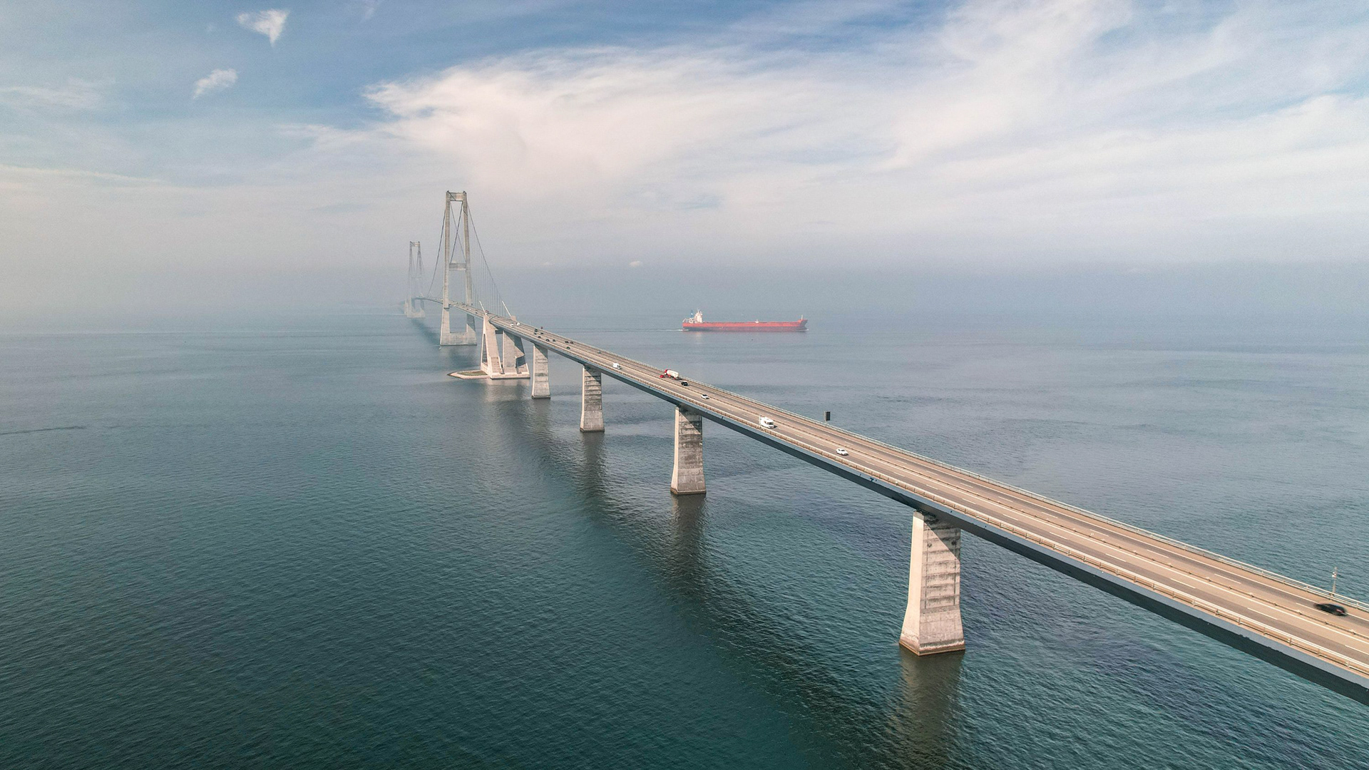 Storebeltbrücke im Nebel - Daenemark | Lydia Bauer