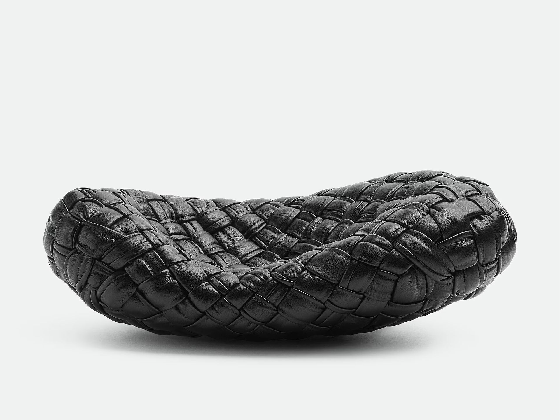Medum in Black