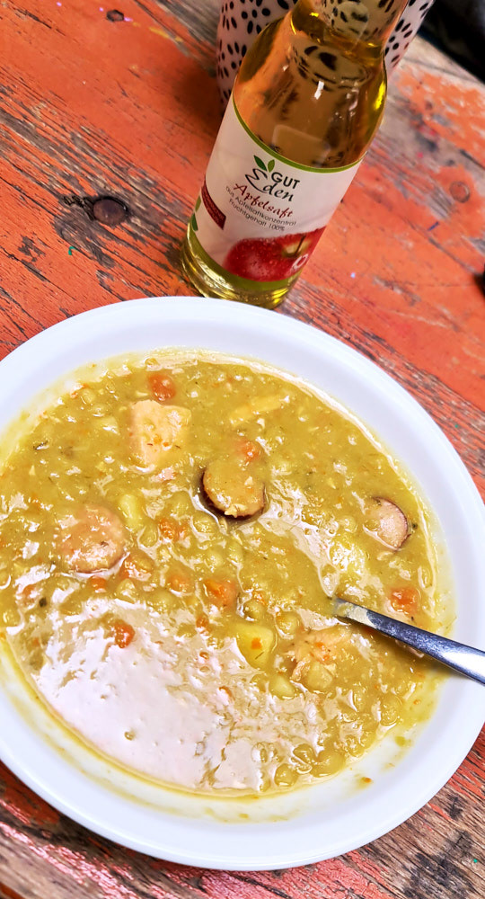 Linsensuppe mit Würstchen, gesponsored von der Stadt und dem THW :)