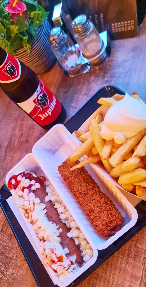 Tagesabschluss mit typisch belgischem Essen.
