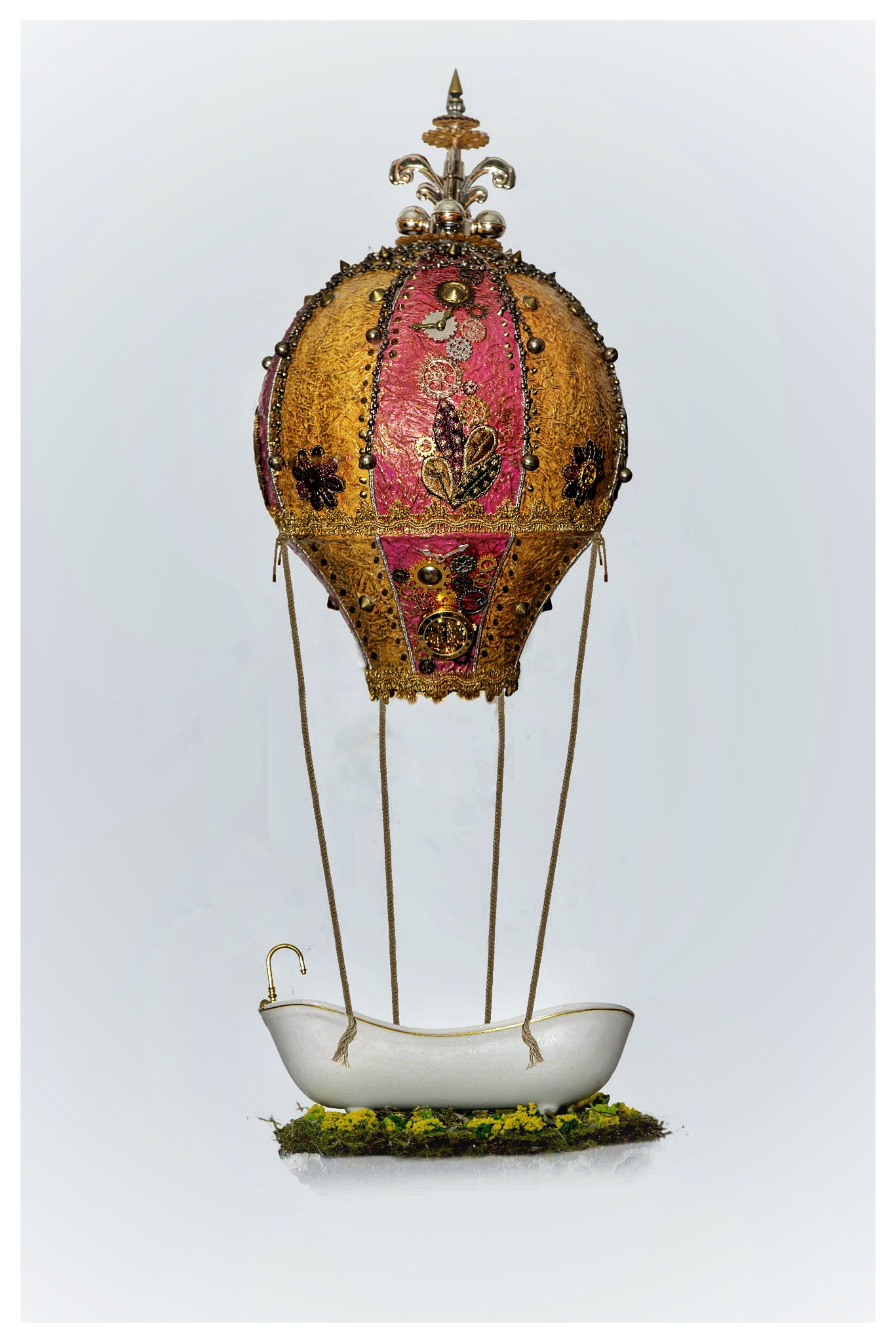 Une Montgolfière -Sculpture and Assemblage