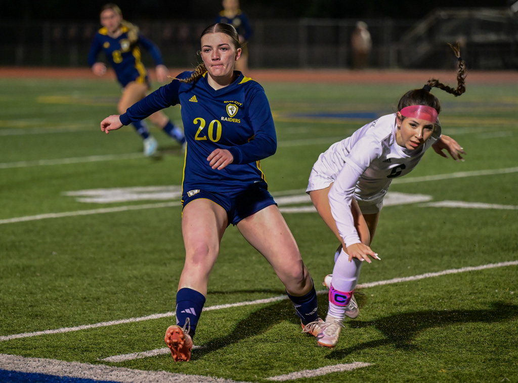 River City versus Pioneer High School girls soccer game. Photo by Duv Cardenas in West Sacramento, CA.