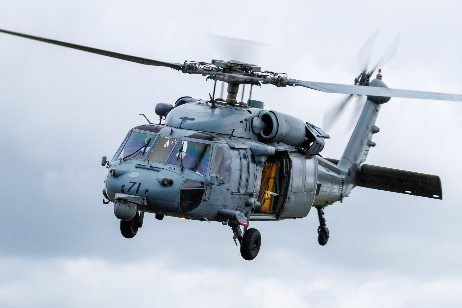 Sikorsky MH-60 Seahawk van de US Navy  kwam onverwachts langs tijdens de Spottersdag van de Tigermeet 2024 in Jagel.