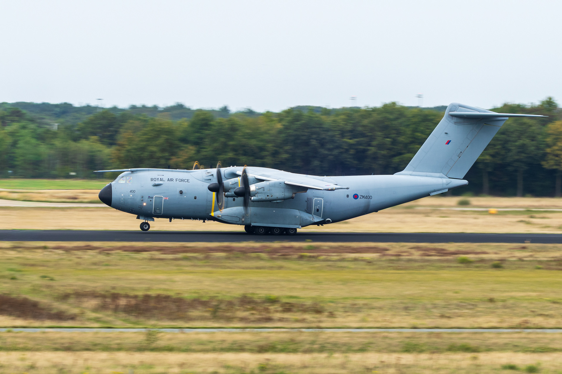 Een Engelse A400 Atlas tijdens de oefening Falcon Leap op vliegbasis Eindhoven in september 2025.