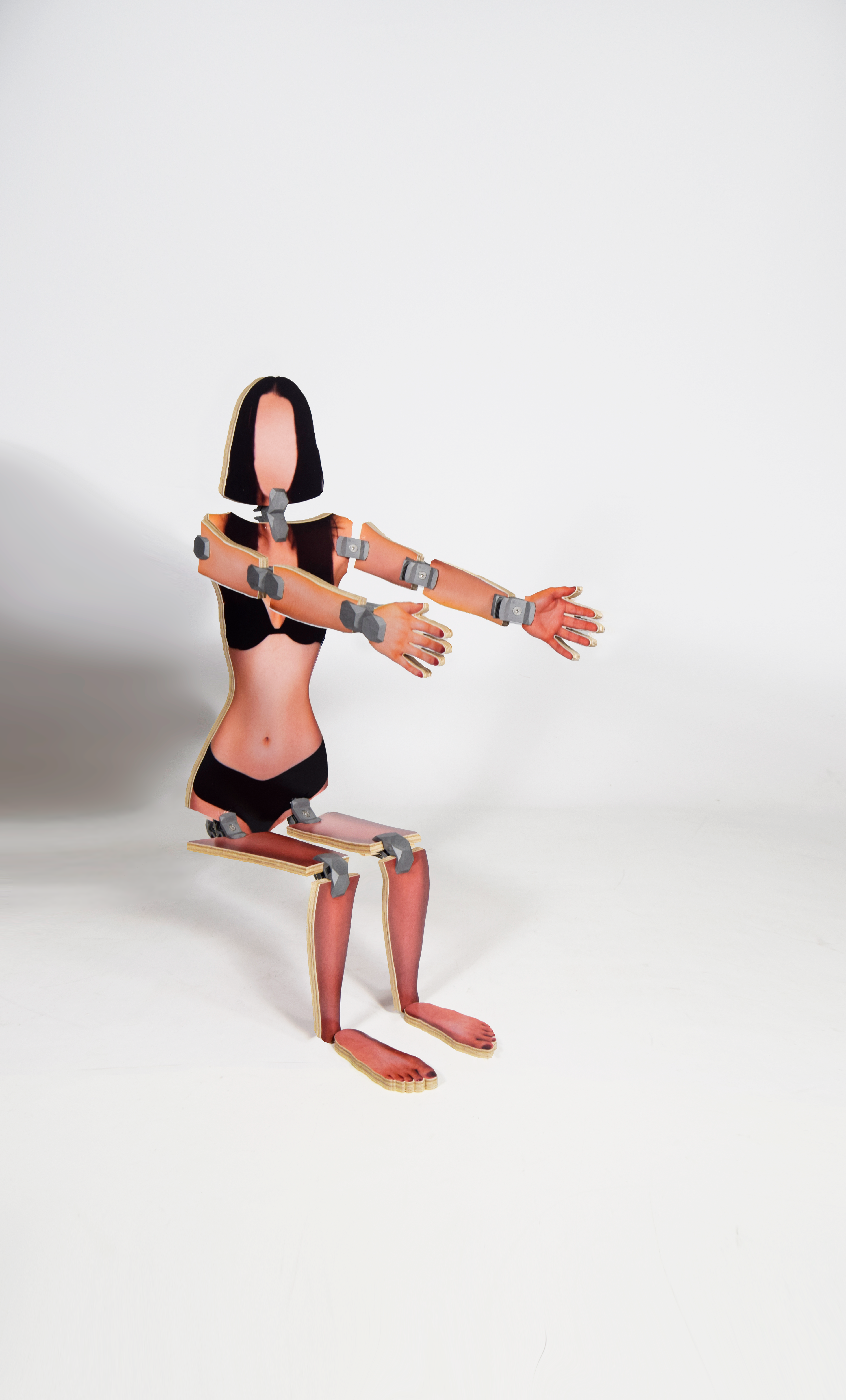 'Henirure' posed as a chair