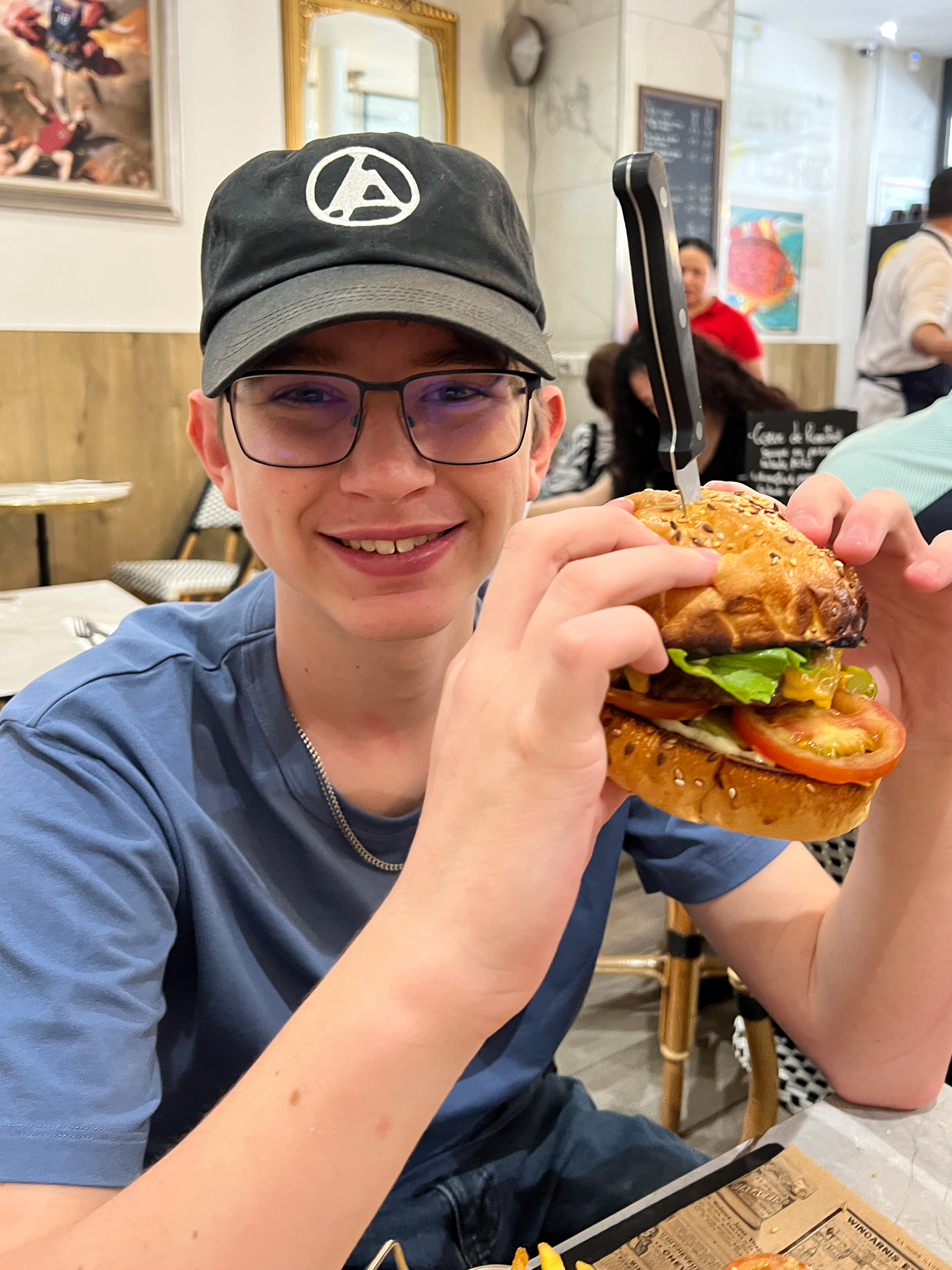 Burger was so big he left the knife in 