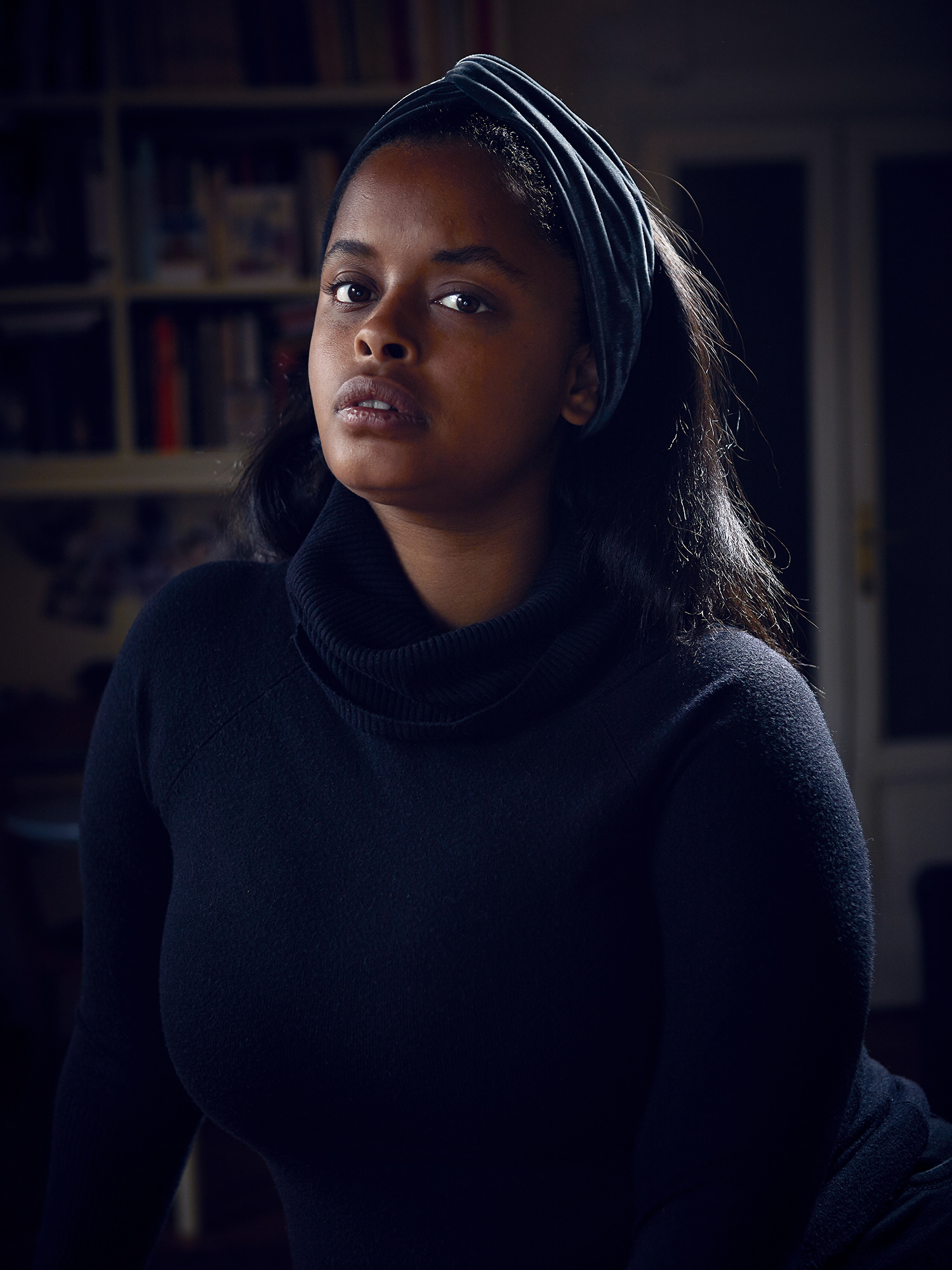 Rinda Ferede Nigusse, a twenty-three year old make-up artist with Ethiopian origins. Rinda was born in Tripoli, Libya, nonetheless, shortly after the family was forced to flee due to the Ethiopian and Eritrean conflict. Indeed, when Rinda was just 11 months, her mother was deceived into joining a prostitution ring once she realised and refused to join, she was killed. Ultimately in 2001, acknowledging the dangers of Libya her father decides to flee to Italy with Rinda on a boat crossing the Mediterranean Sea. Now, Rinda lives in Milan with her father and Renata, her legal guardian until she turned of aged.