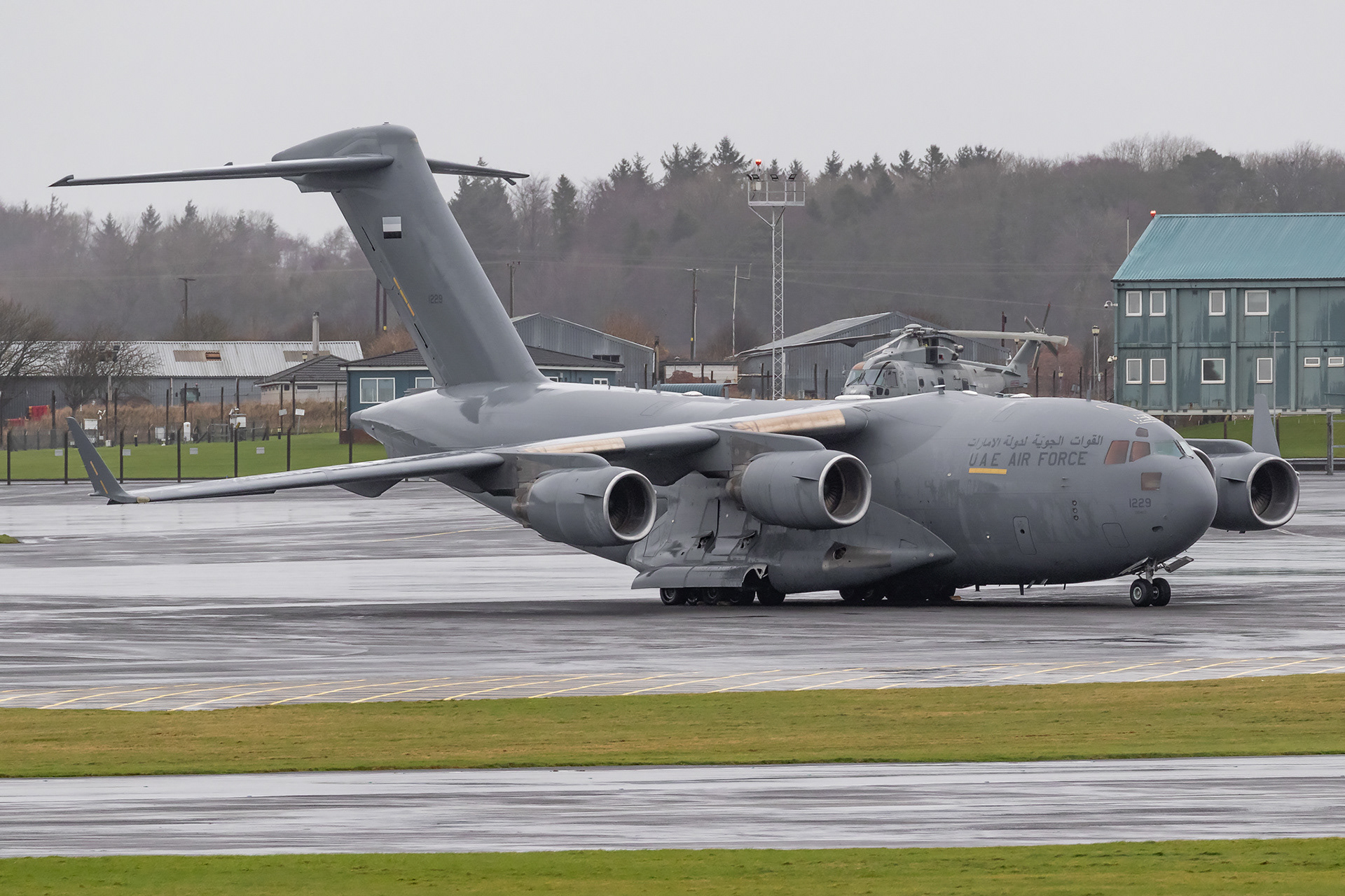 1229 Boeing C17 C-17A Globemaster III UAE United Arab Emirates Air Force Prestwick EGPK PIK
