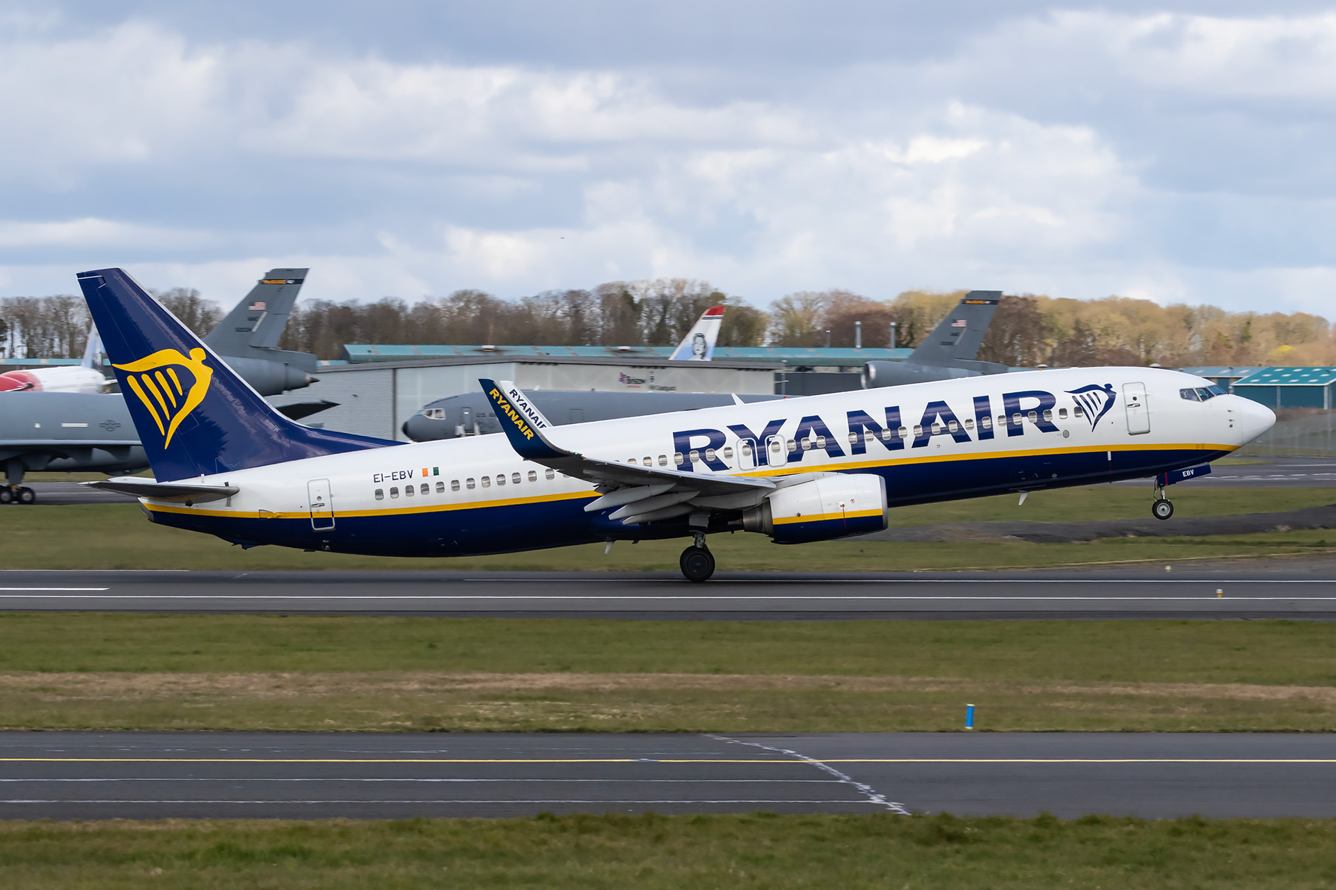 EI-EBV Boeing B738 B737 B737-8AS WL Ryanair Prestwick EGPK PIK RYR