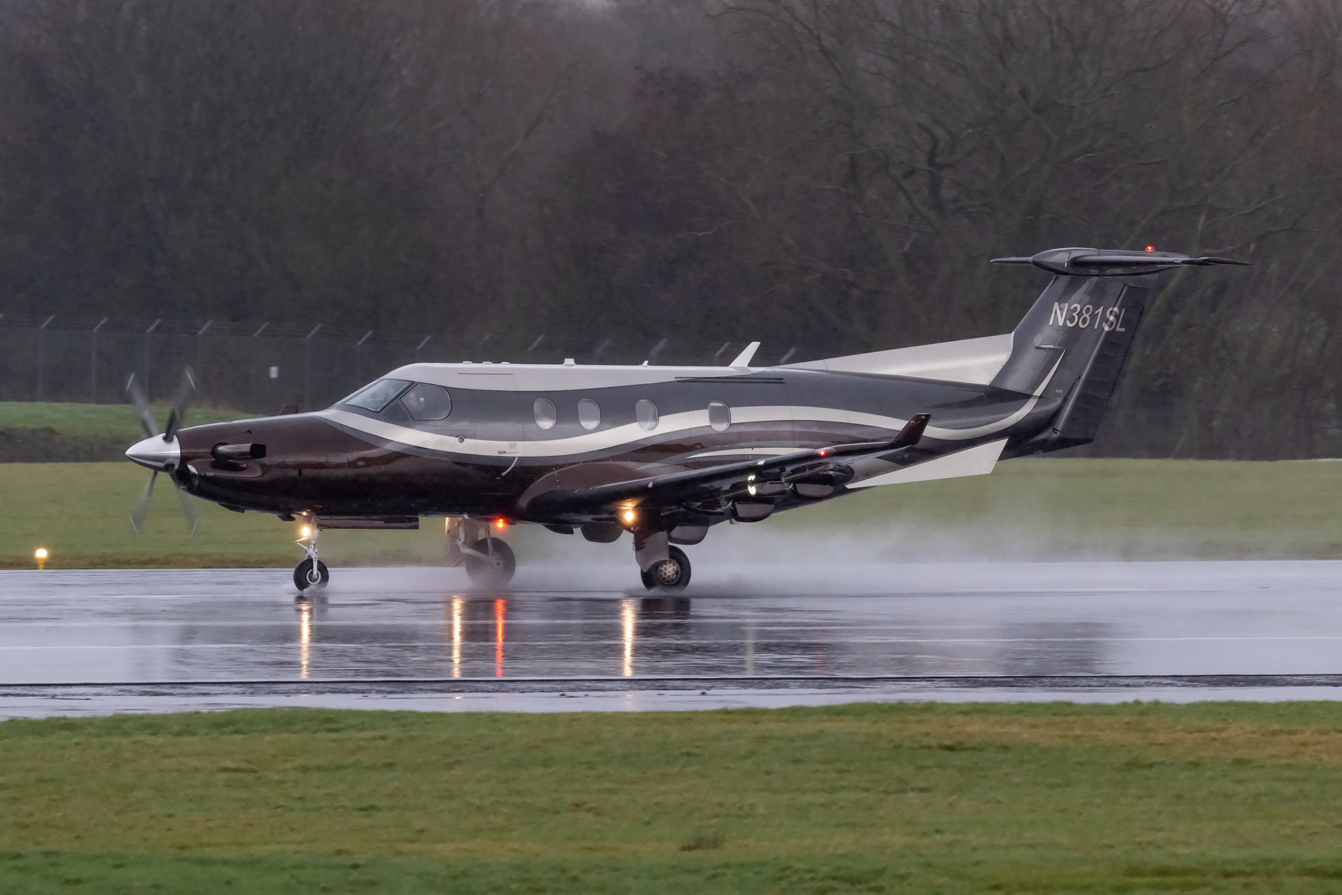 N381SL Pilatus PC12 PC-12 45 Prestwick EGPK PIK