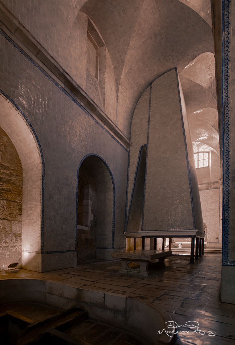 Cozinha, Mosteiro de Alcobaça - Alcobaça, Portugal - 17mm Exposure: 1/15 sec, f/4,  ISO 200 Time 13:08