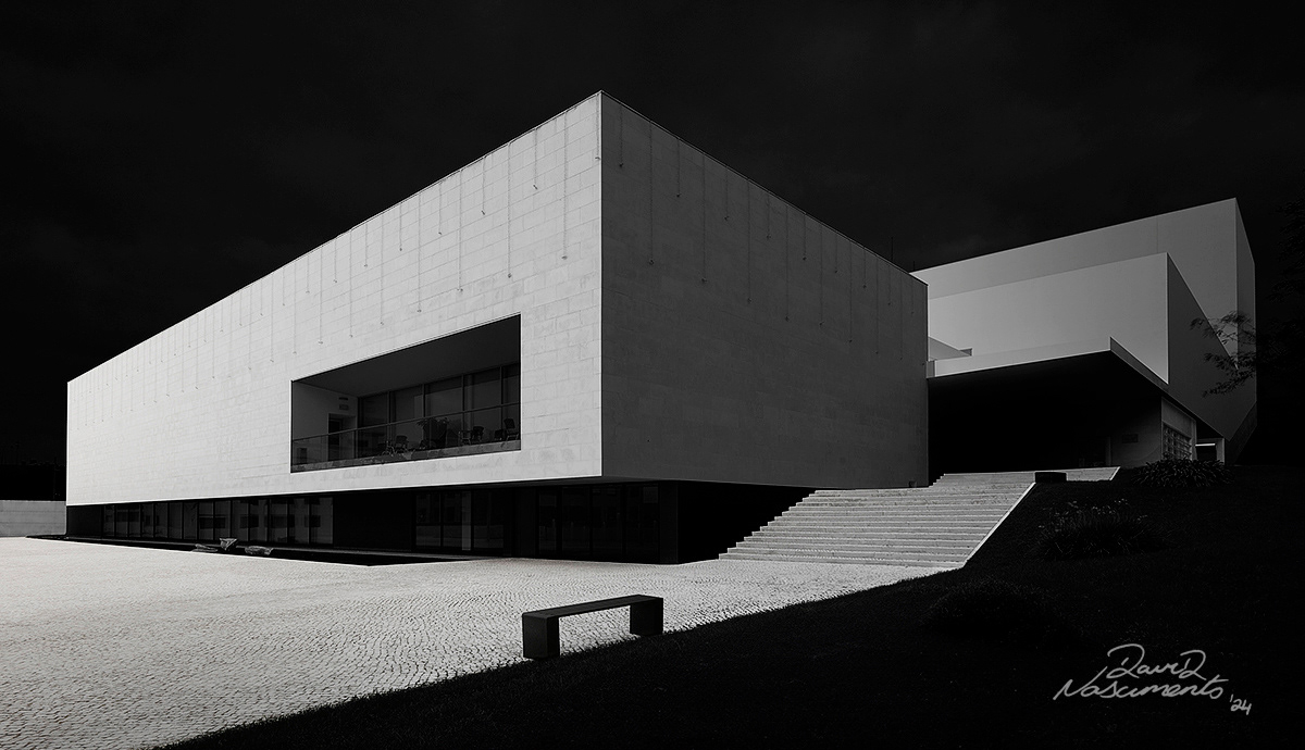 Centro Cultural e Congressos - Caldas da Rainha, Portugal - 20mm Exposure: 1 sec, f/13,  ISO 100 Time 13:04