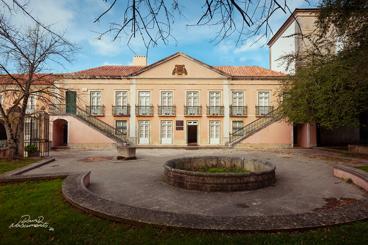 Palácio Real - Caldas da Rainha, Portugal - 20mm Exposure: 1/60 sec, f/11,  ISO 100 Time 13:50