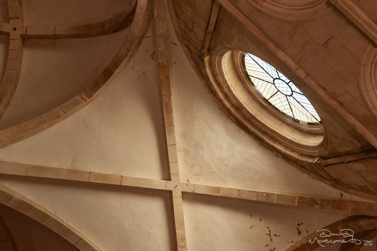 Mosteiro de Alcobaça - Alcobaça - 50mm Exposure: 1/30 sec, f/4,  ISO 200 Time 12:58