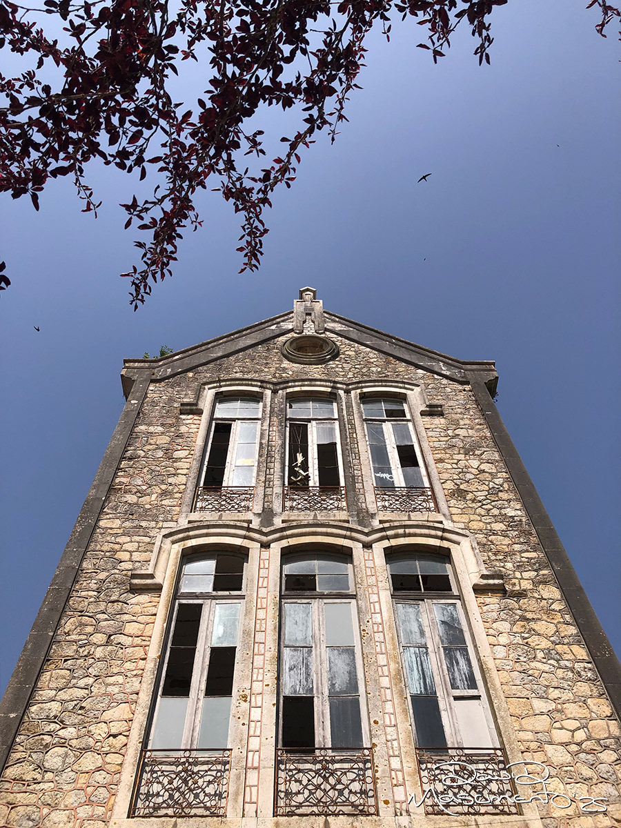 Pavilhões do Parque Dom Carlos I - Caldas da Rainha, Portugal - iPhone