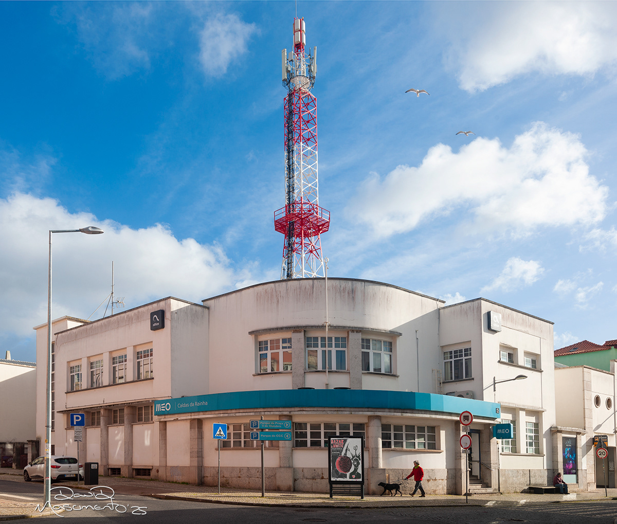 Antigos Correios - Caldas da Rainha, Portugal - 25mm Exposure: 1/125 sec, f/11,  ISO 100 Time 15:18