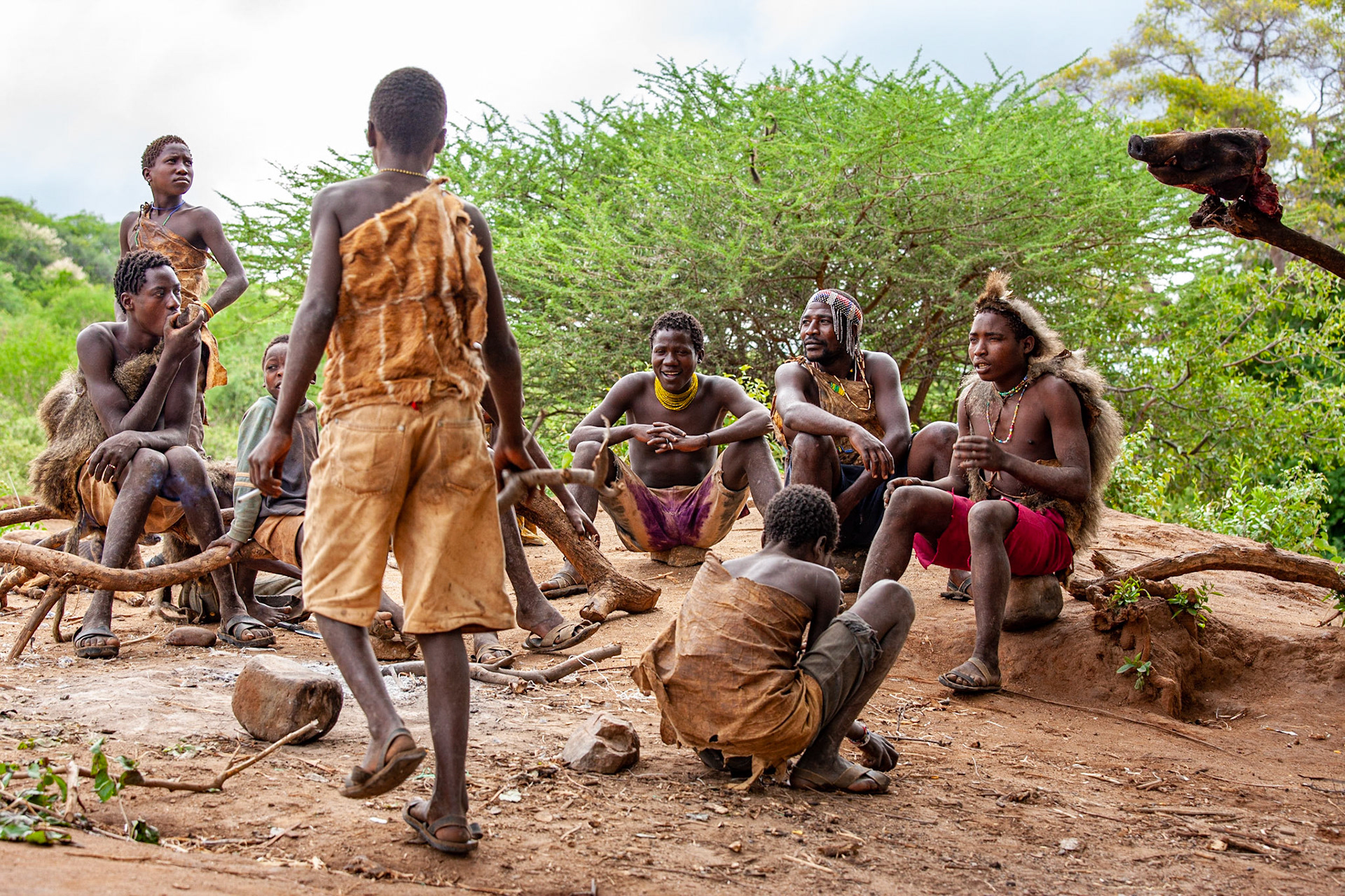 Hadza tribe, Lake Eyasi, Tanzania - 17 March 2011 / Lidé z kmene Hadza, Tanzánie, 2011