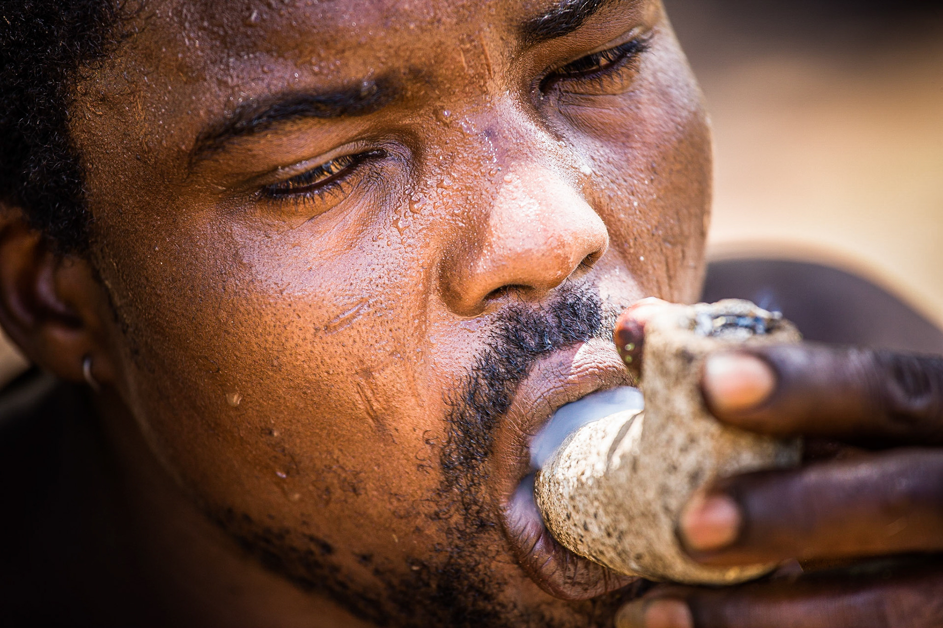 Hadza tribe, Lake Eyasi, Tanzania - 17 March 2011 / Lidé z kmene Hadza, Tanzánie, 2011