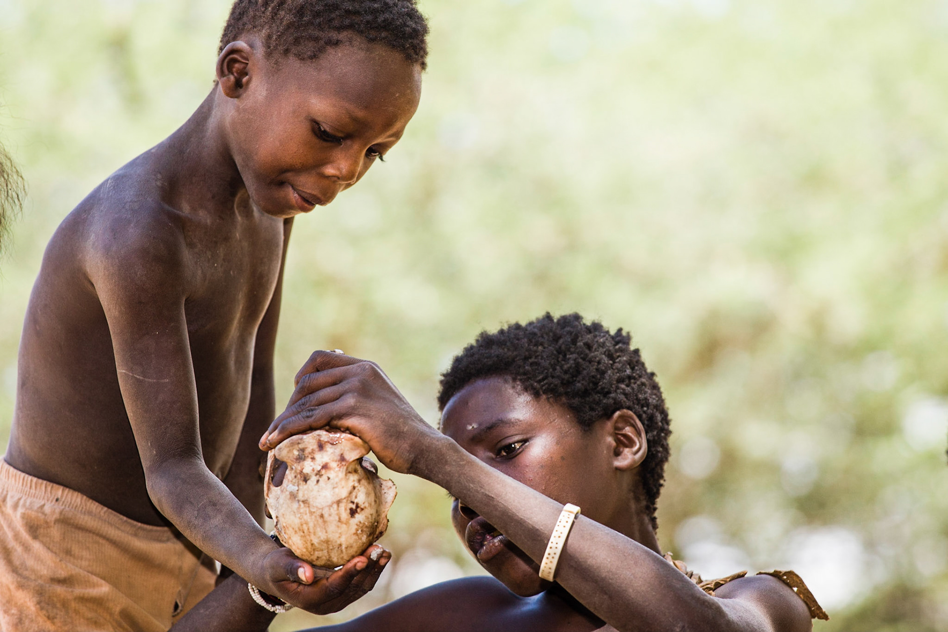 Hadza tribe, Lake Eyasi, Tanzania - 17 March 2011 / Lidé z kmene Hadza, Tanzánie, 2011