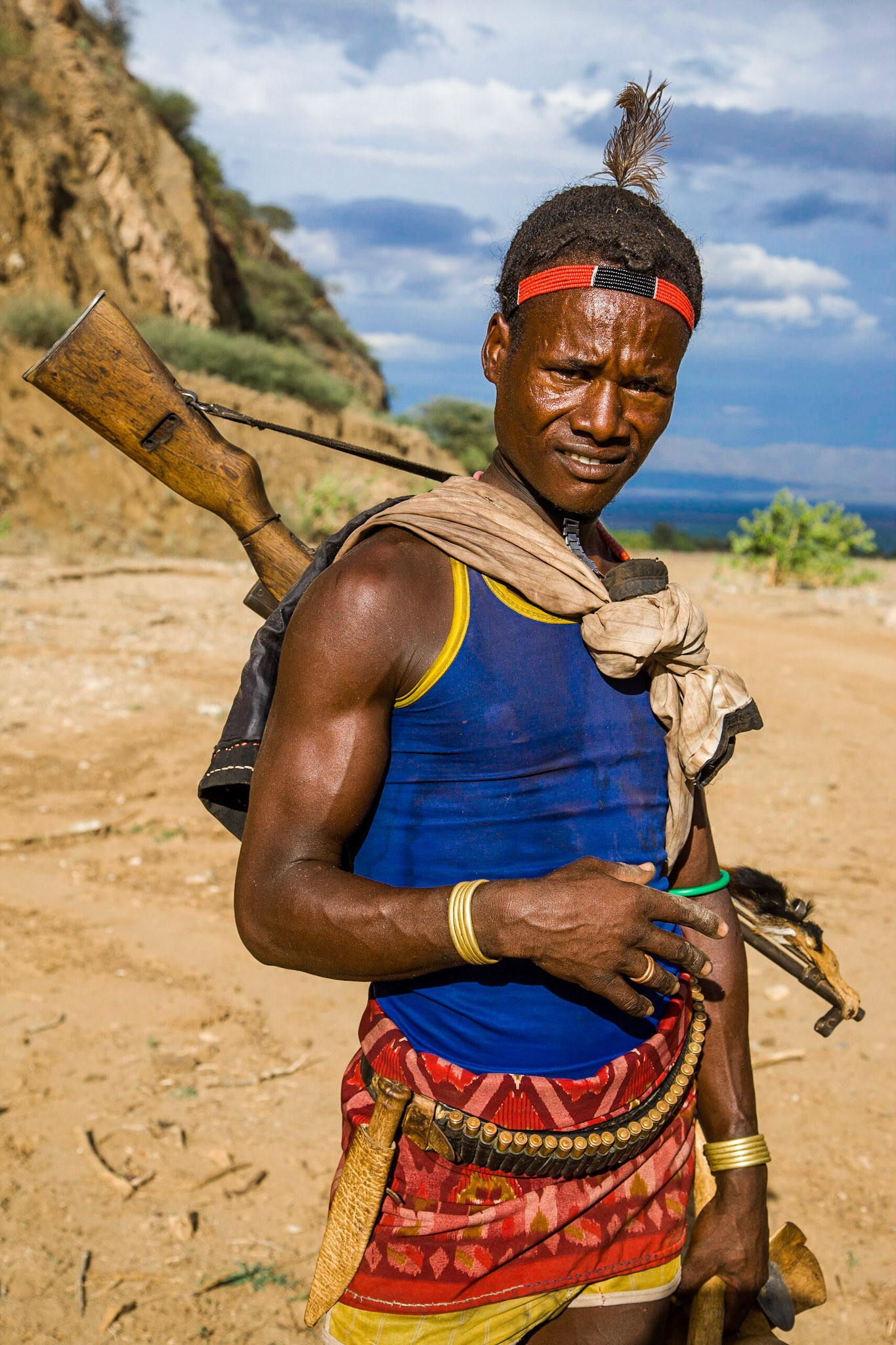 Součástí civilního oblečení je v jižní části Etiopie i nezbytný kalašnikov.