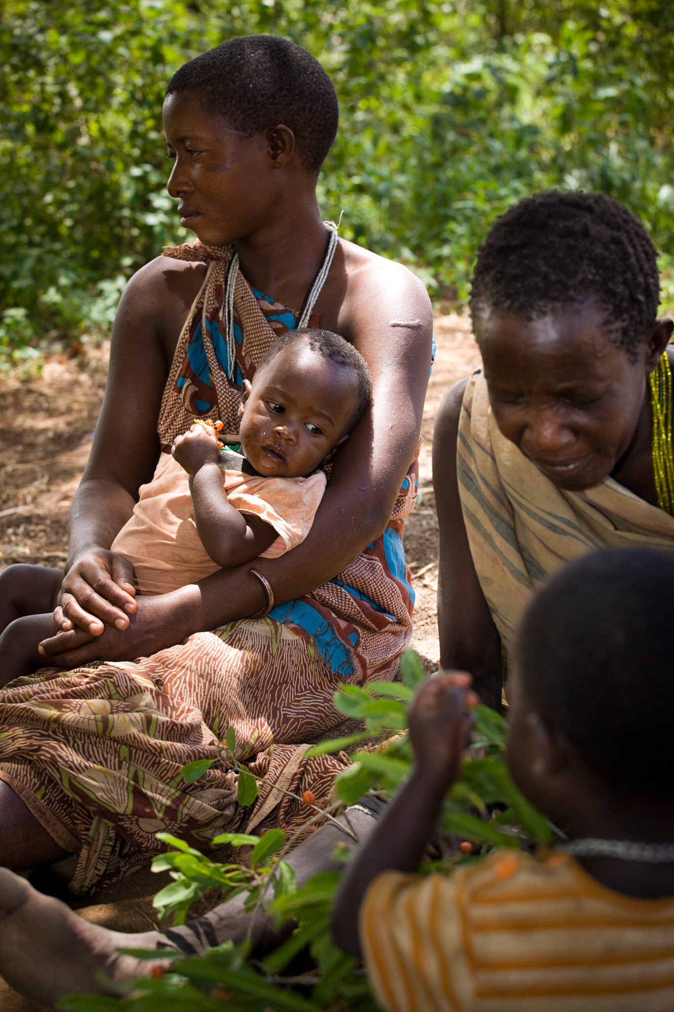 Hadza tribe, Lake Eyasi, Tanzania - 17 March 2011 / Lidé z kmene Hadza, Tanzánie, 2011