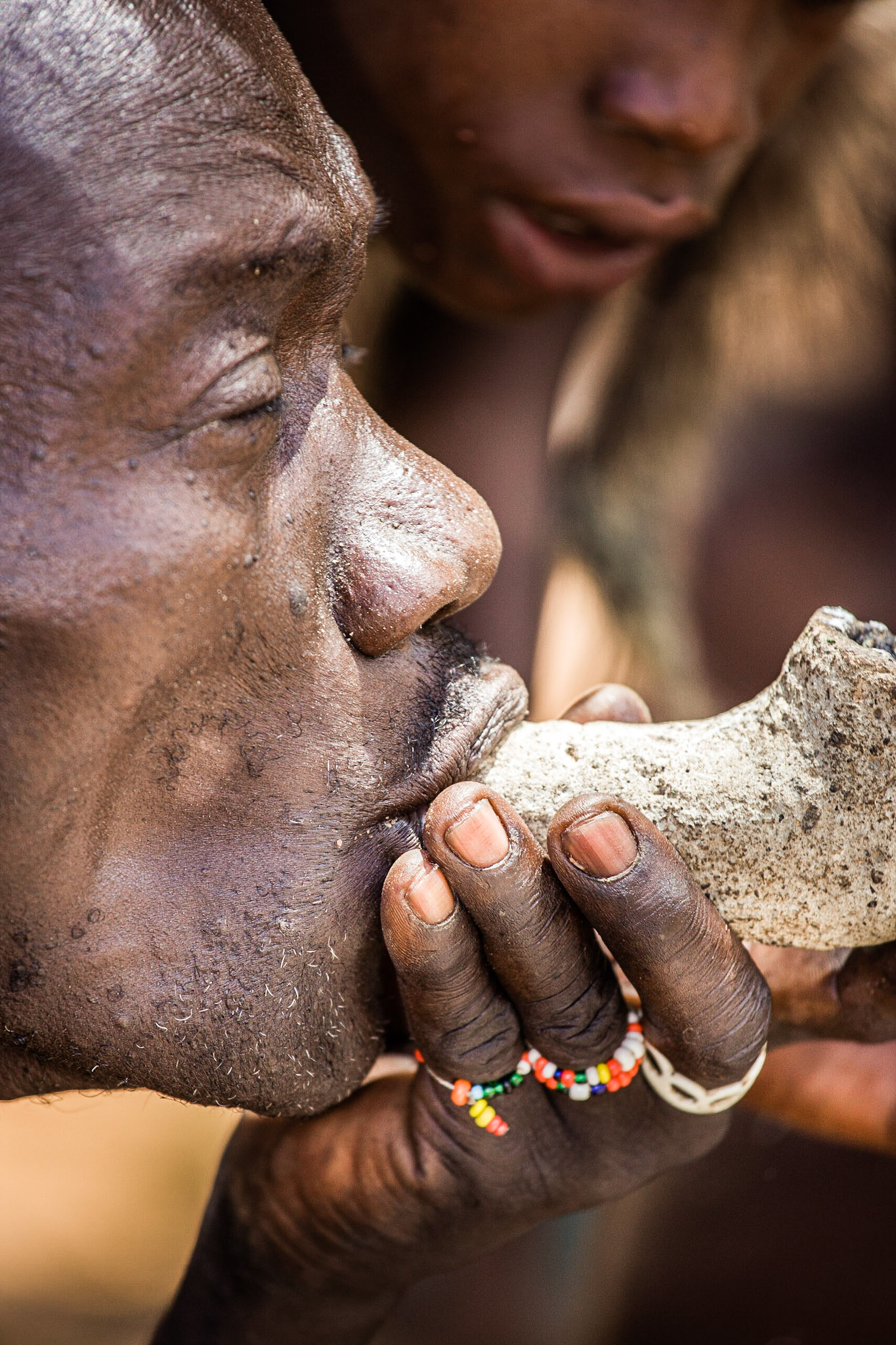 Hadza tribe, Lake Eyasi, Tanzania - 17 March 2011 / Lidé z kmene Hadza, Tanzánie, 2011