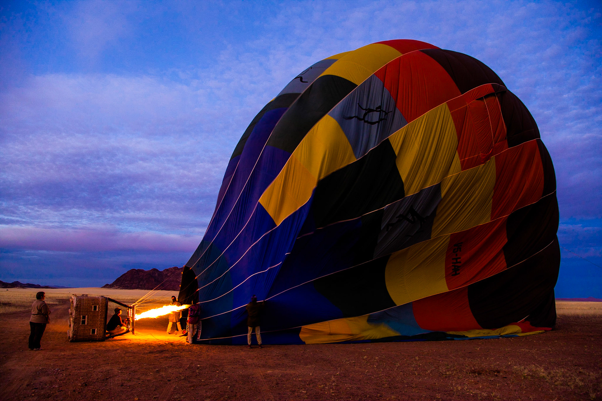 Vzhledem k tomu, že nám minulý rok nevyšel let balónem v oblasti Sossusvlei, rozhodli jsme se vyšetřit si na konci naší cesty trochu času a tento skvělý, leč příšerně drahý zážitek si dopřát.