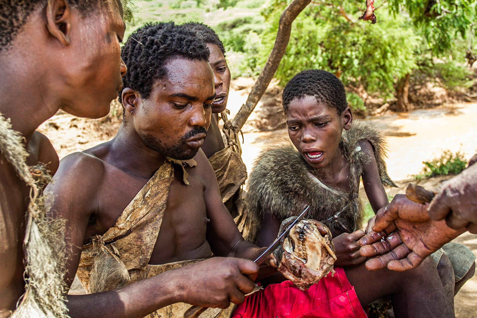 Hadza tribe, Lake Eyasi, Tanzania - 17 March 2011 / Lidé z kmene Hadza, Tanzánie, 2011