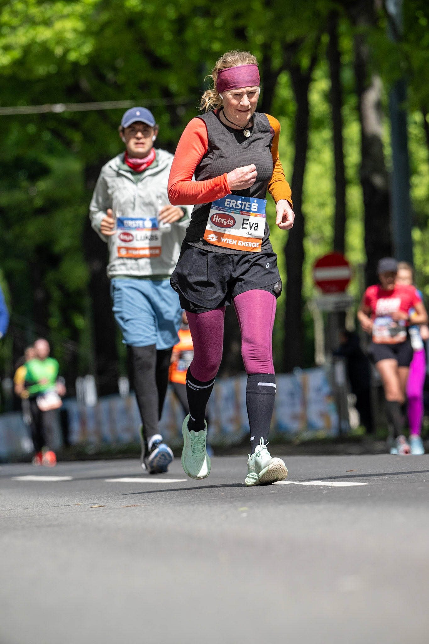 VCM24-LEE01054