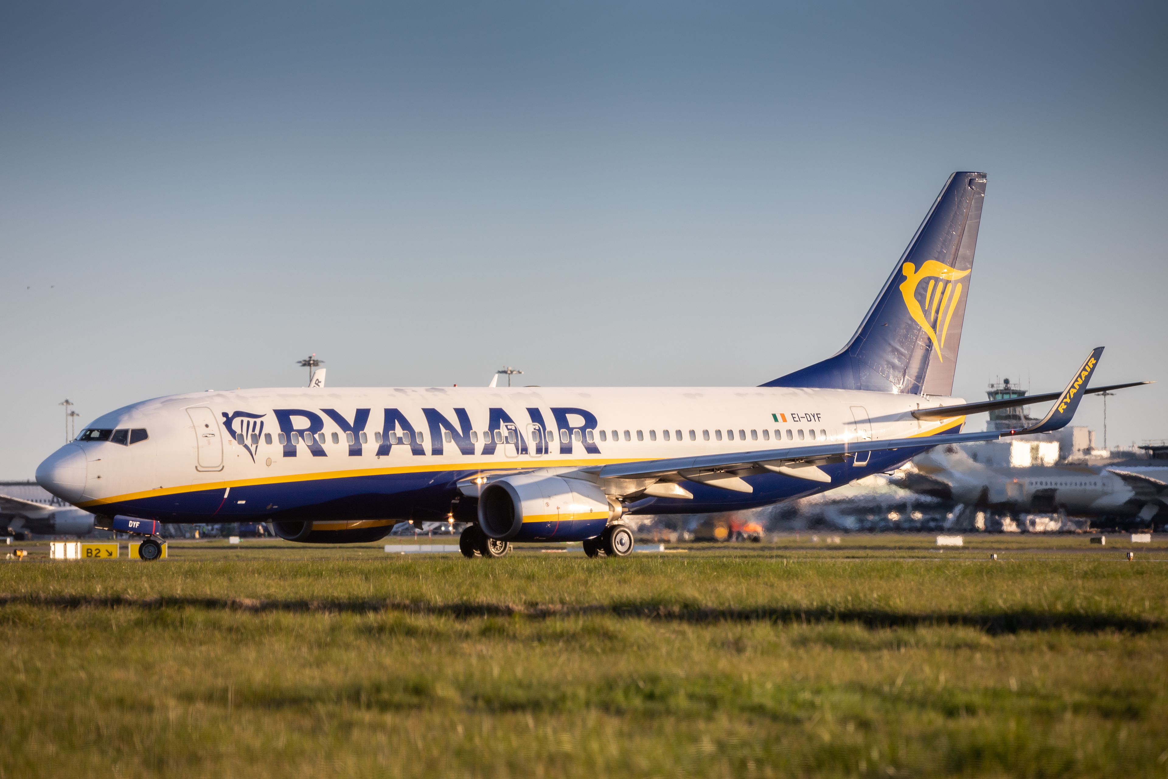 Ryanair B737-800 - Dublin Airport